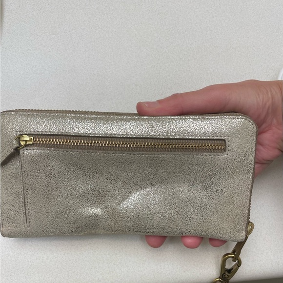Fossil large silverish gold leather wristlet wallet - Picture 5 of 13